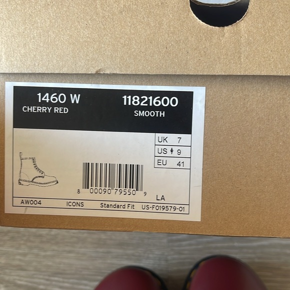 Dr Martens - 1460s - Picture 6 of 7